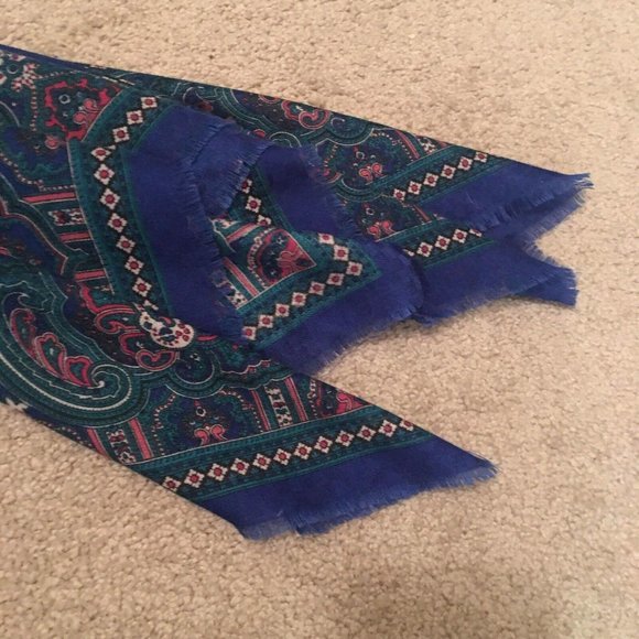 Pretty Patterned Blue Square Scarf - Picture 11 of 12